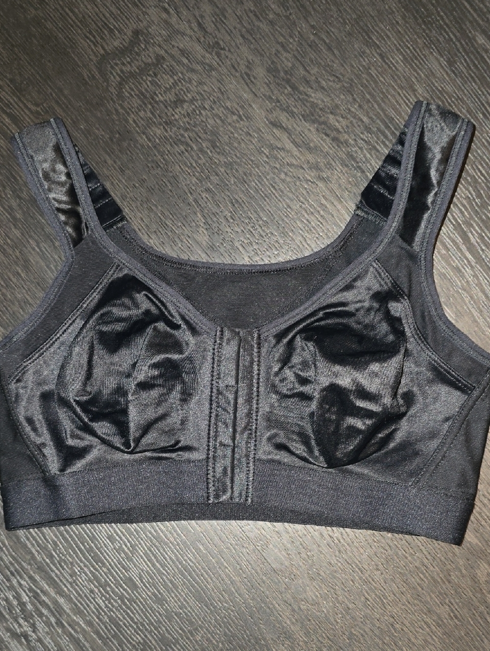 Wireless Front-Closure Comfort Bra in Black - Women Intimates & Sleepwear